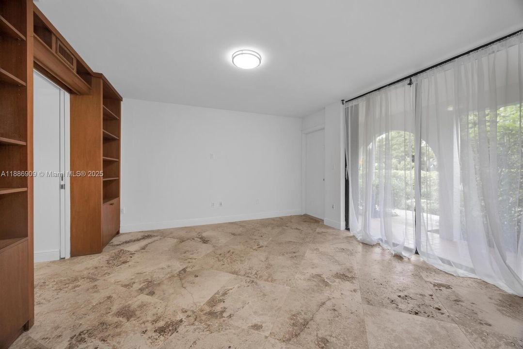 最近售出: $1,195,000 (2 贝兹, 2 浴室, 1404 平方英尺)