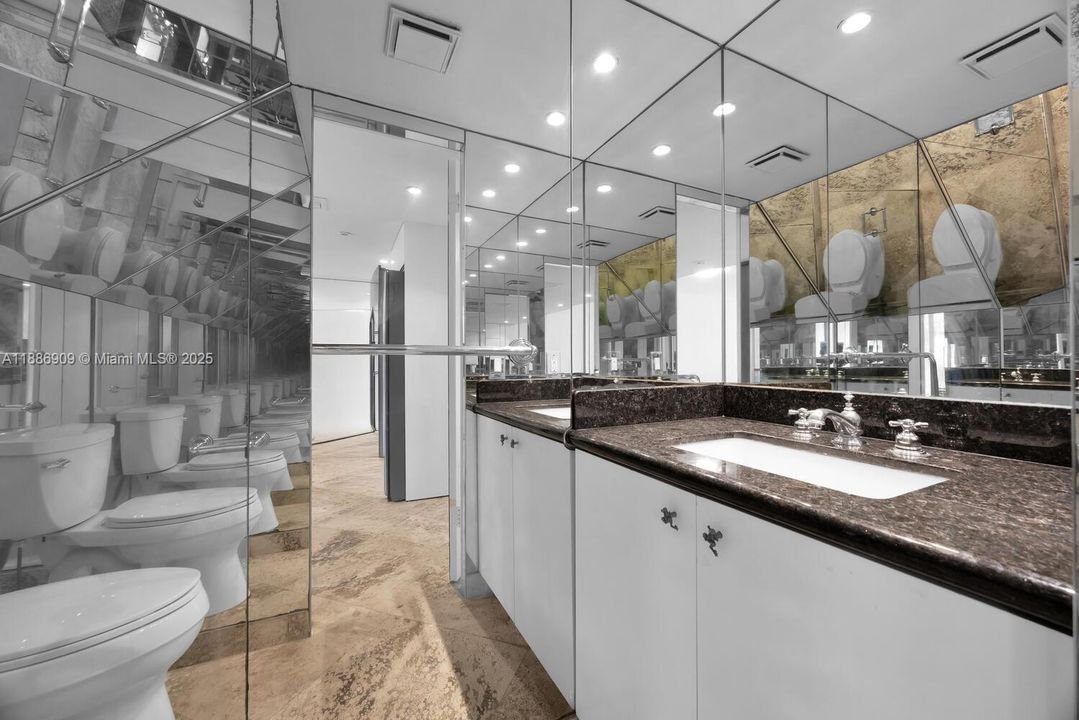 最近售出: $1,195,000 (2 贝兹, 2 浴室, 1404 平方英尺)