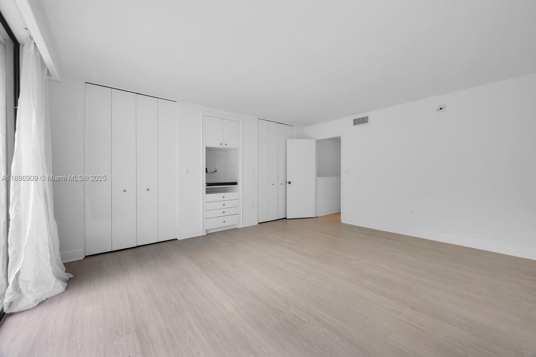 最近售出: $1,195,000 (2 贝兹, 2 浴室, 1404 平方英尺)