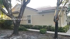 Active With Contract: $330,000 (2 beds, 2 baths, 1236 Square Feet)