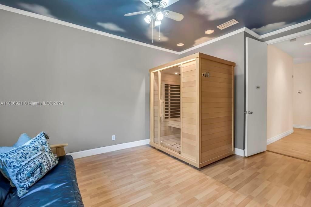 合同活跃: $1,399,000 (6 贝兹, 5 浴室, 4411 平方英尺)