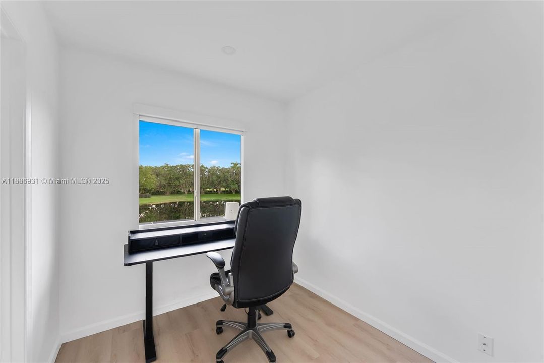 Под контрактом: $7,500 (5 спален, 3 ванн, 3318 Квадратных фут)