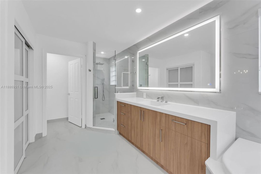 Под контрактом: $7,500 (5 спален, 3 ванн, 3318 Квадратных фут)