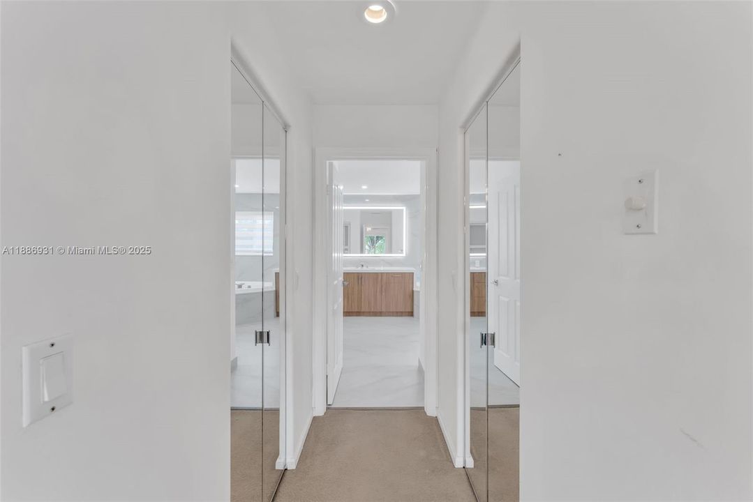 Под контрактом: $7,500 (5 спален, 3 ванн, 3318 Квадратных фут)