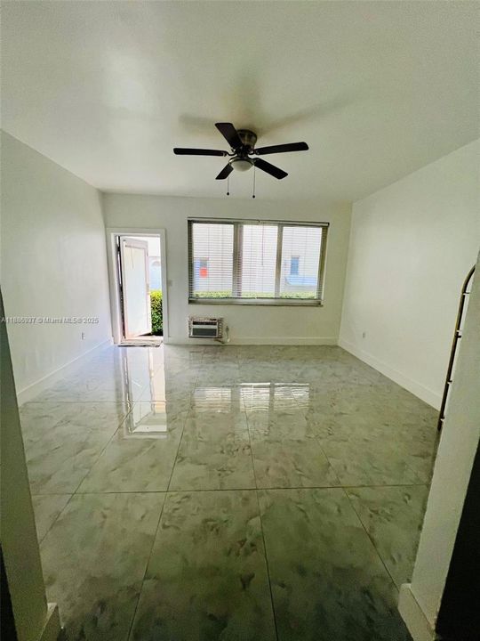 For Rent: $1,900 (0 beds, 1 baths, 480 Square Feet)