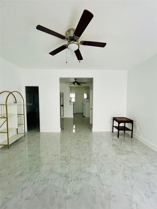 For Rent: $1,900 (0 beds, 1 baths, 480 Square Feet)