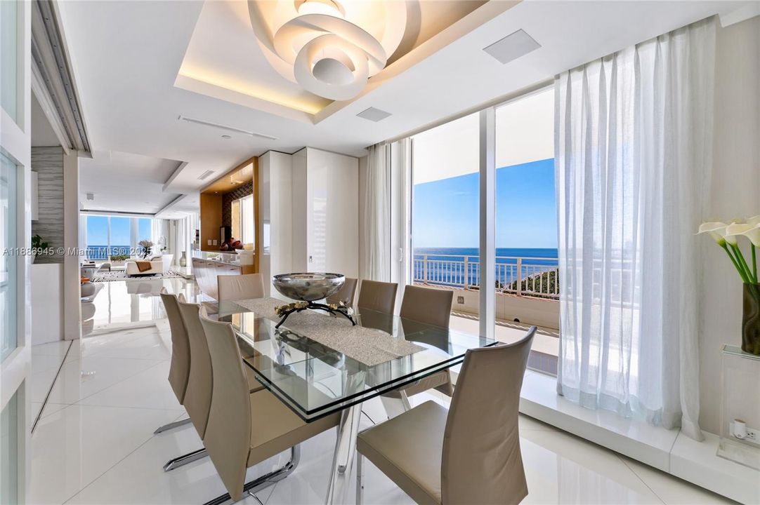 En Venta: $10,000,000 (4 camas, 5 baños, 5207 Pies cuadrados)