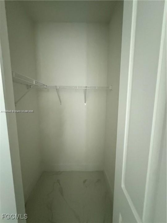 合同活跃: $325,000 (3 贝兹, 2 浴室, 0 平方英尺)