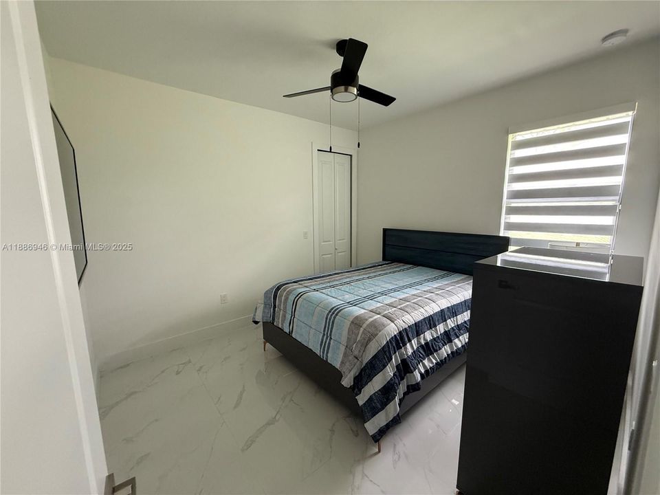 合同活跃: $325,000 (3 贝兹, 2 浴室, 0 平方英尺)