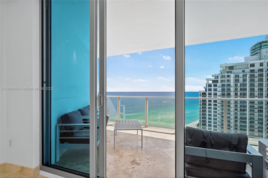 待售: $2,800,000 (4 贝兹, 3 浴室, 3466 平方英尺)