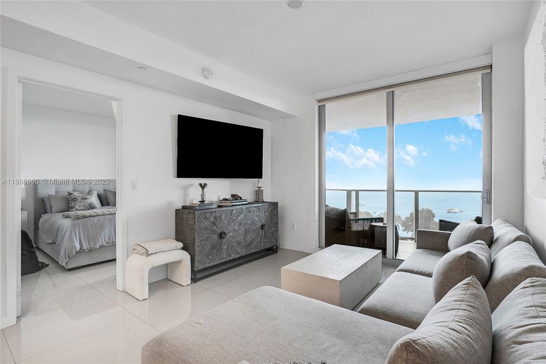 Vendido Recientemente: $665,000 (1 camas, 1 baños, 706 Pies cuadrados)