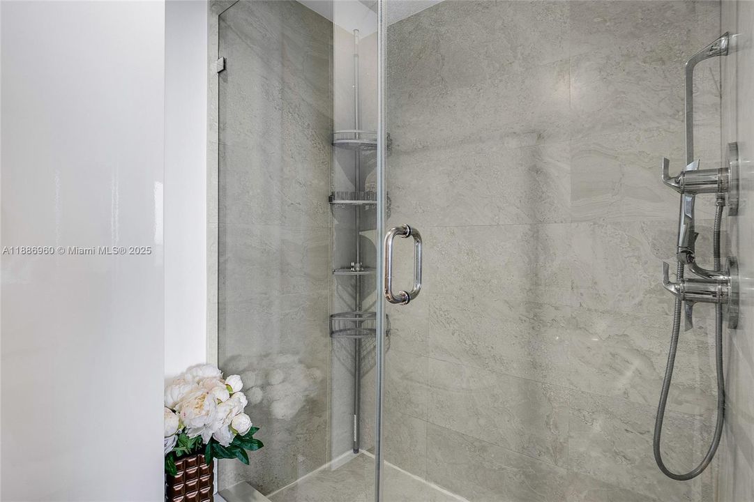 Vendido Recientemente: $665,000 (1 camas, 1 baños, 706 Pies cuadrados)