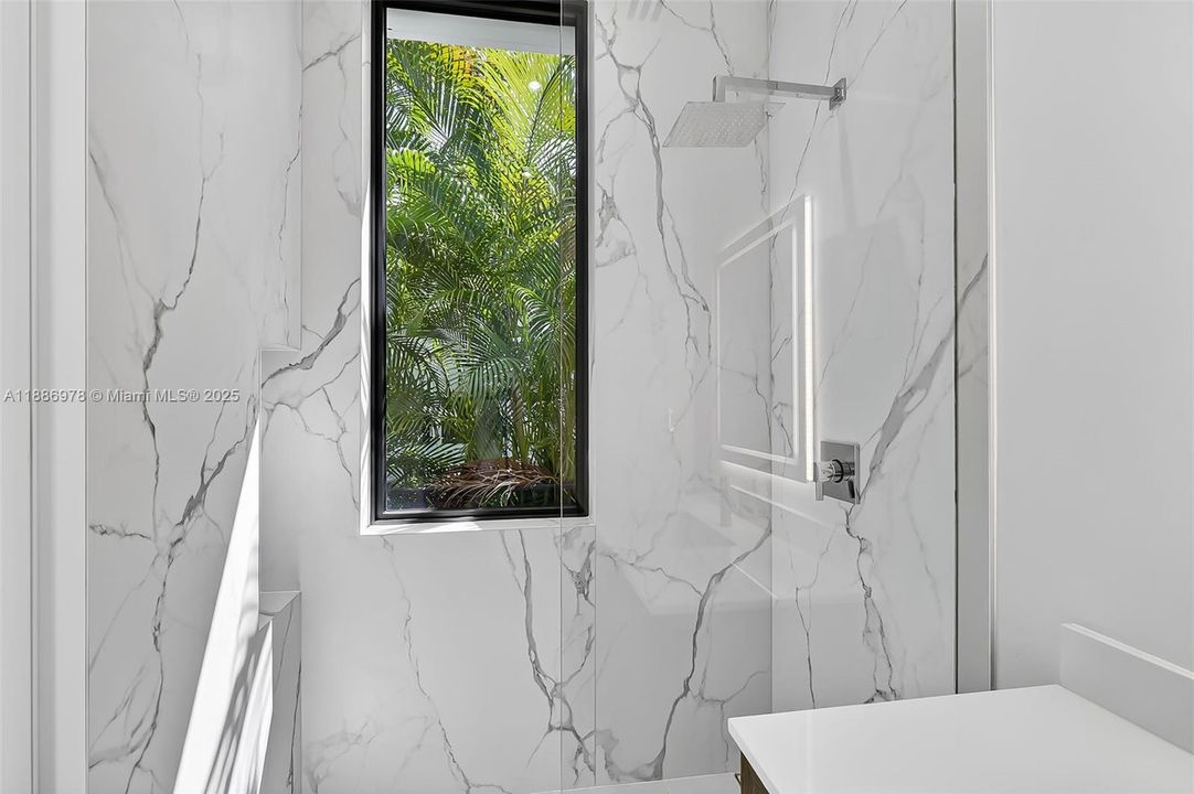 待售: $7,200,000 (4 贝兹, 5 浴室, 3949 平方英尺)