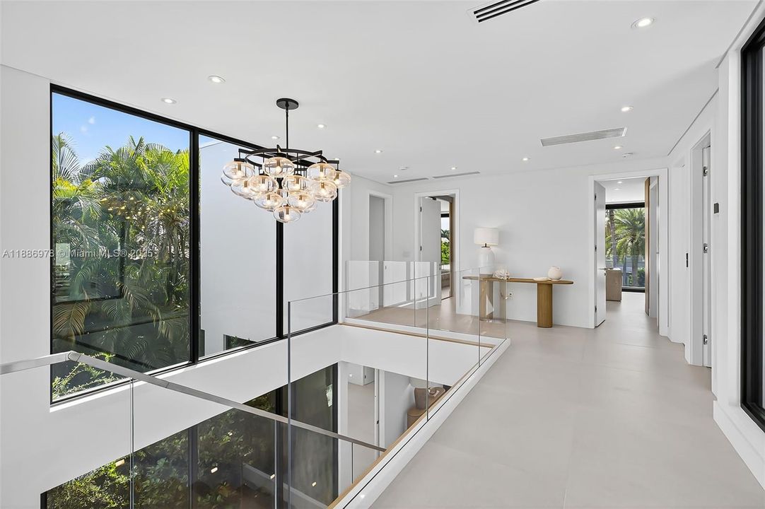 待售: $7,200,000 (4 贝兹, 5 浴室, 3949 平方英尺)