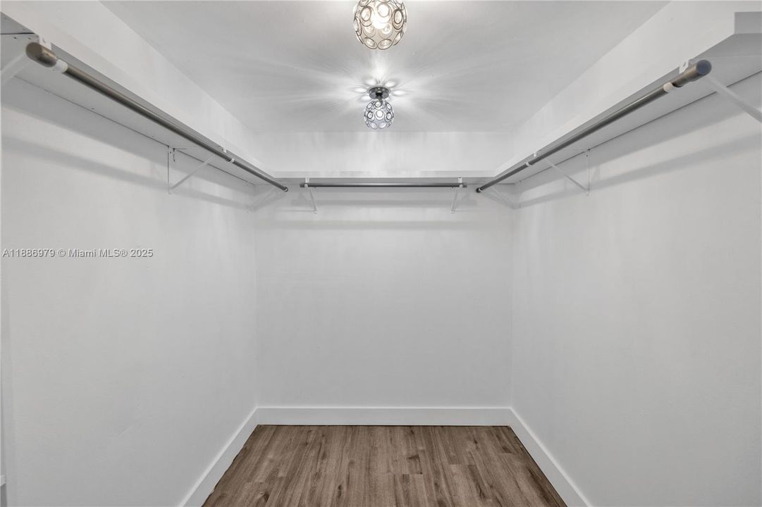 Active With Contract: $1,368,000 (4 beds, 3 baths, 2237 Square Feet)