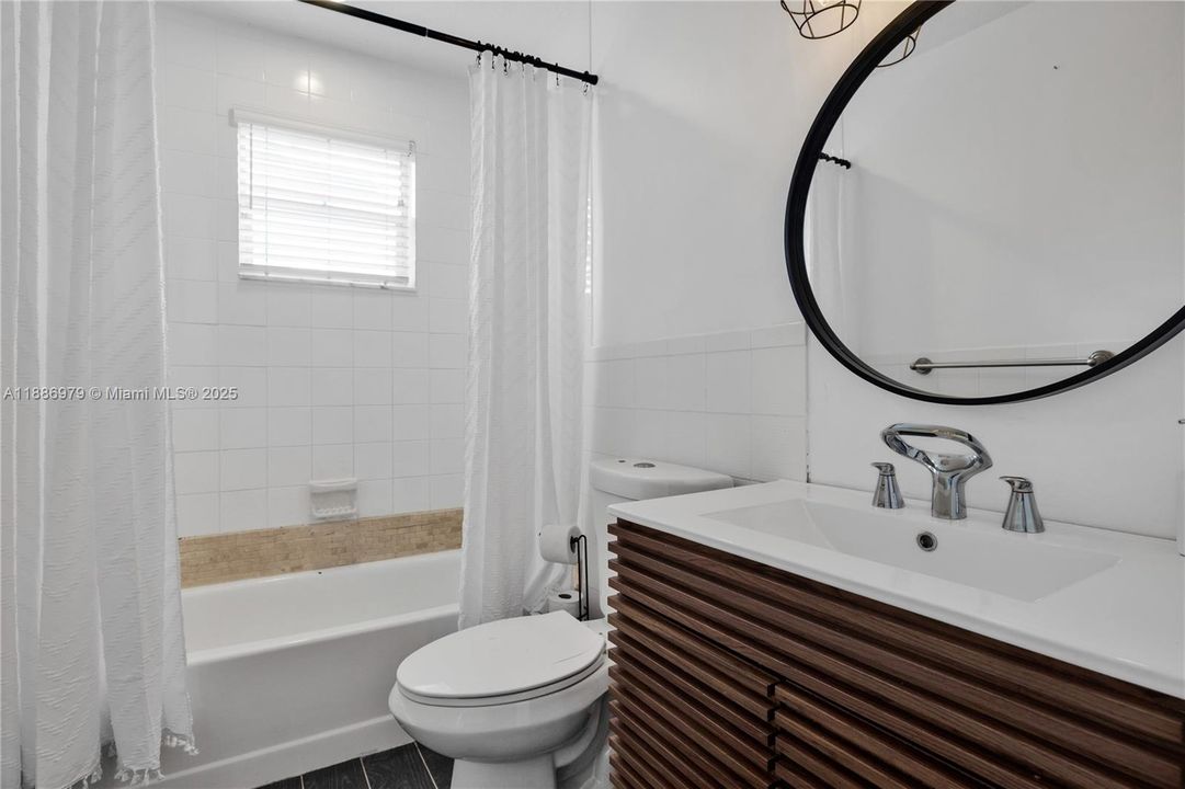 Active With Contract: $1,368,000 (4 beds, 3 baths, 2237 Square Feet)