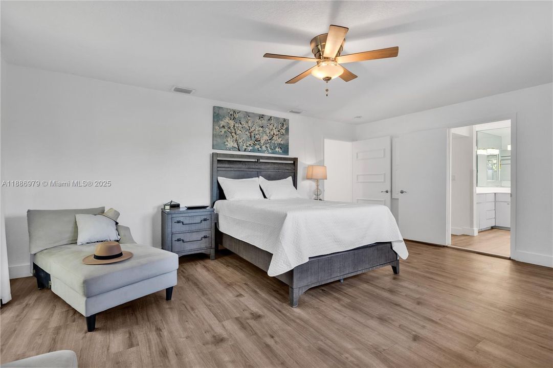 Active With Contract: $1,368,000 (4 beds, 3 baths, 2237 Square Feet)