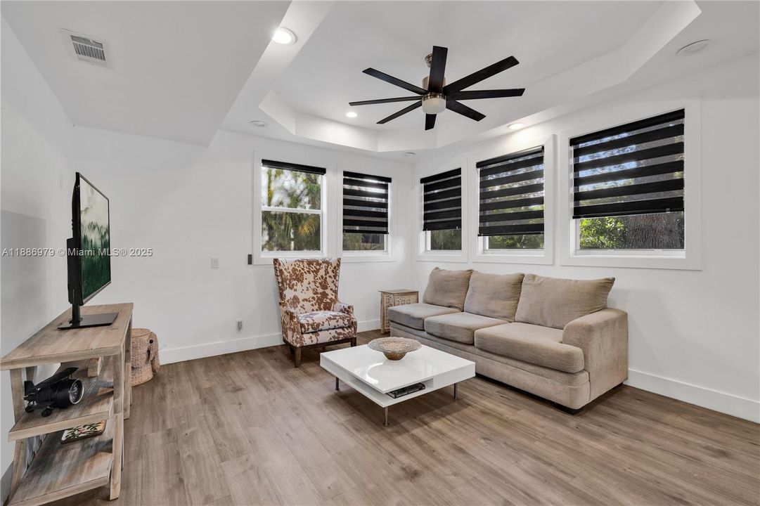 Active With Contract: $1,368,000 (4 beds, 3 baths, 2237 Square Feet)