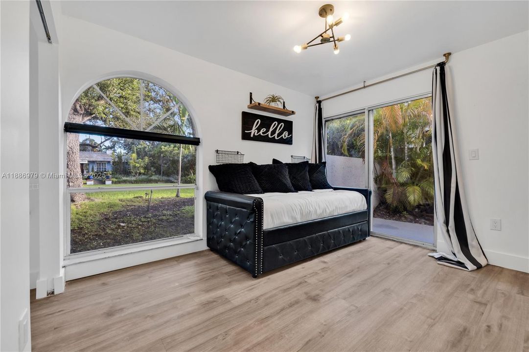 Active With Contract: $1,368,000 (4 beds, 3 baths, 2237 Square Feet)