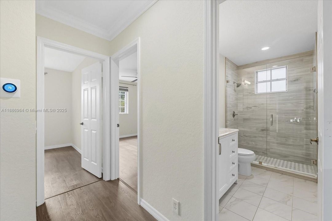 Activo con contrato: $850,000 (4 camas, 2 baños, 2730 Pies cuadrados)