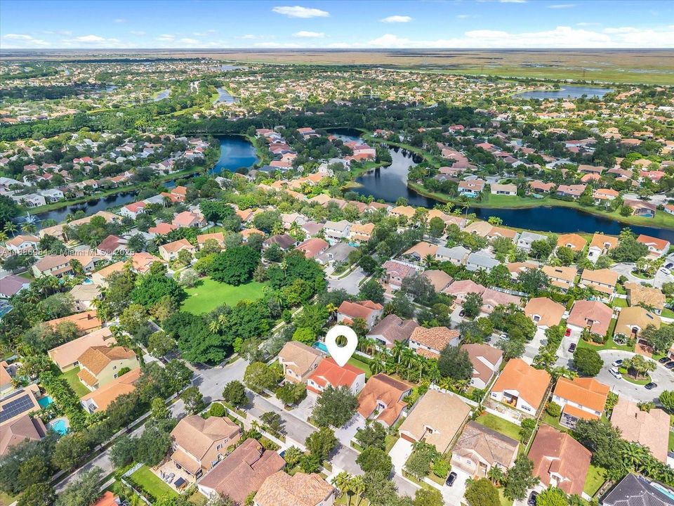 Activo con contrato: $850,000 (4 camas, 2 baños, 2730 Pies cuadrados)