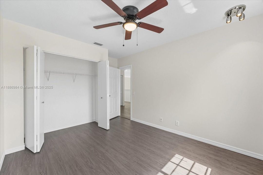 Activo con contrato: $850,000 (4 camas, 2 baños, 2730 Pies cuadrados)