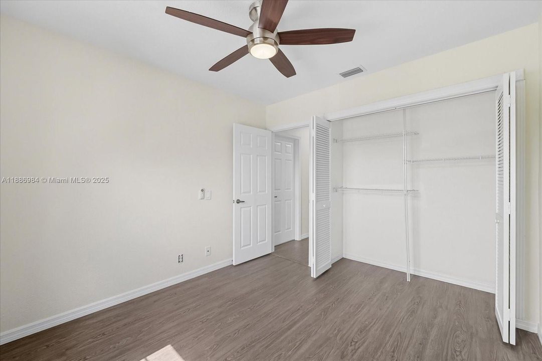 Activo con contrato: $850,000 (4 camas, 2 baños, 2730 Pies cuadrados)