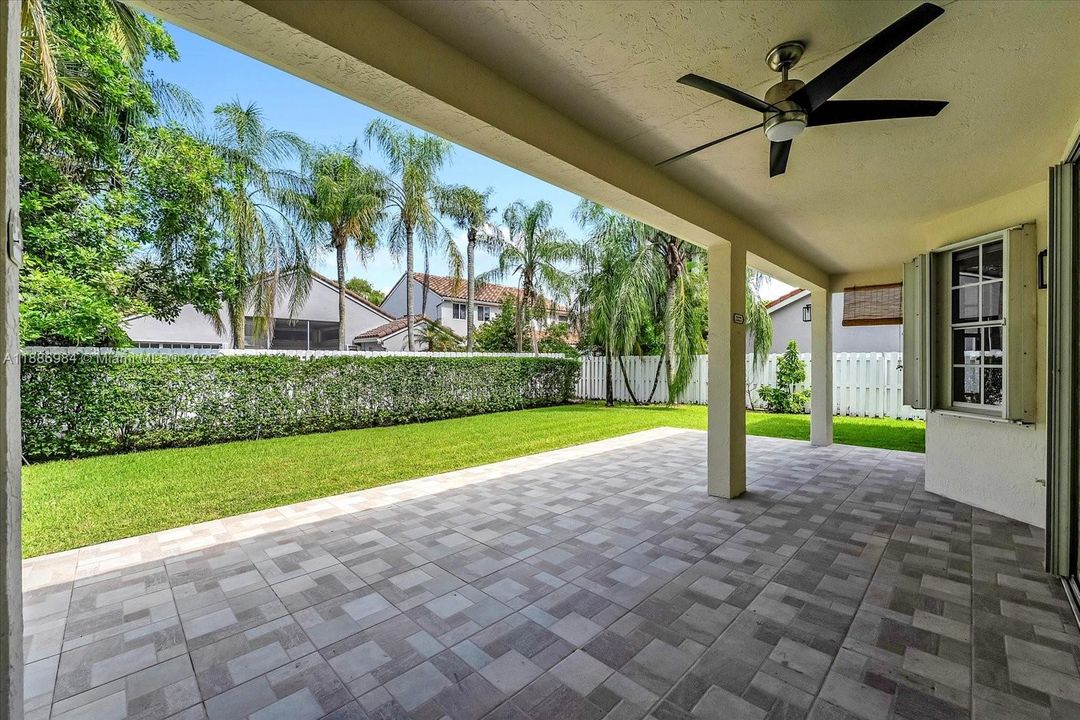 Activo con contrato: $850,000 (4 camas, 2 baños, 2730 Pies cuadrados)