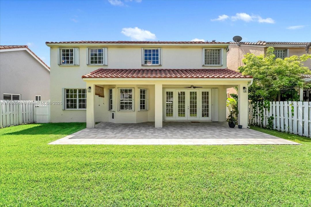 Activo con contrato: $850,000 (4 camas, 2 baños, 2730 Pies cuadrados)