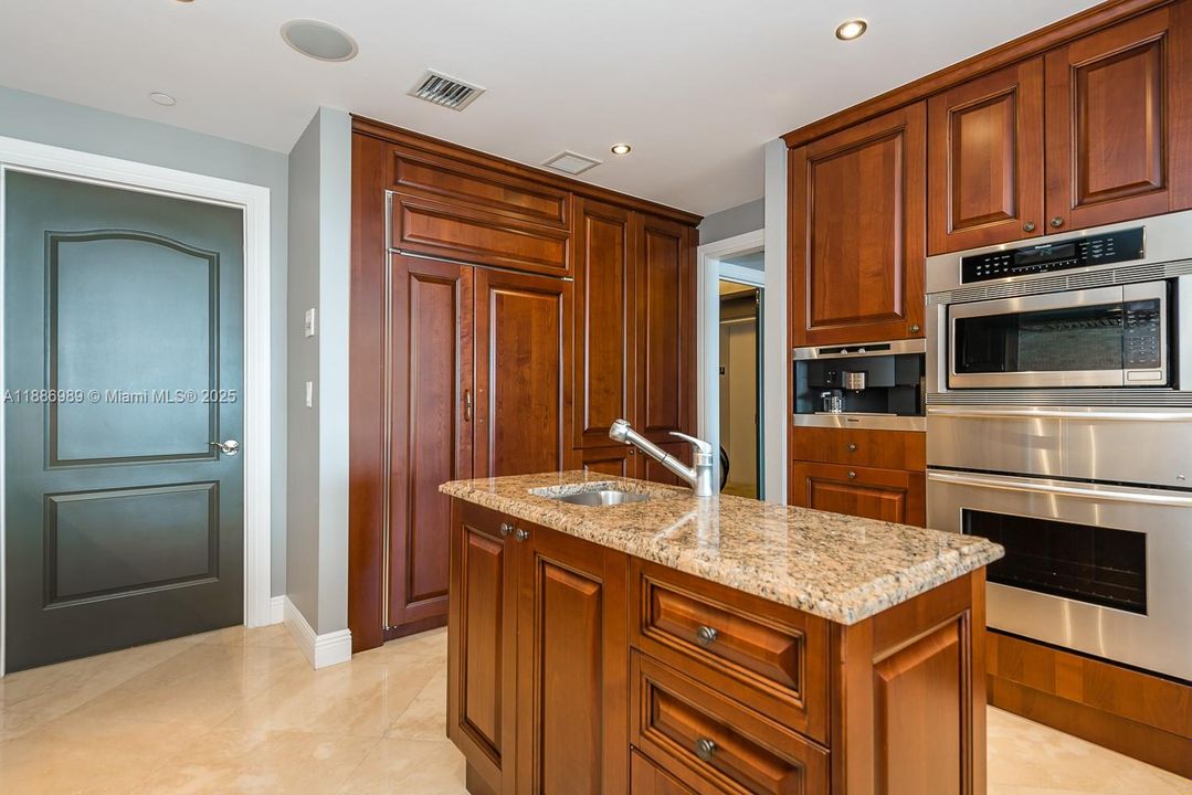 For Rent: $8,900 (2 beds, 2 baths, 2671 Square Feet)