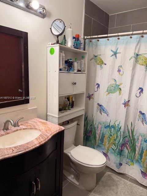 Active With Contract: $245,000 (2 beds, 1 baths, 841 Square Feet)