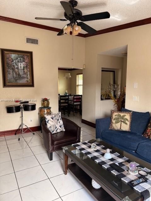 Active With Contract: $245,000 (2 beds, 1 baths, 841 Square Feet)