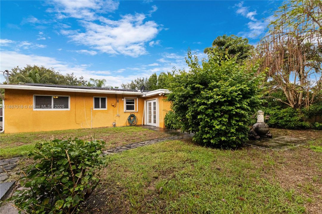 Active With Contract: $595,000 (3 beds, 2 baths, 1480 Square Feet)