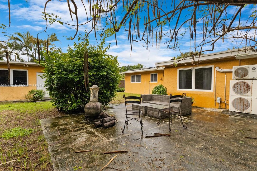 Active With Contract: $595,000 (3 beds, 2 baths, 1480 Square Feet)