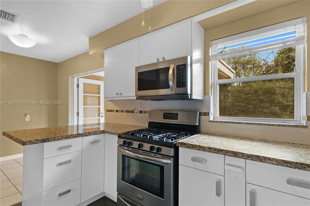 Active With Contract: $595,000 (3 beds, 2 baths, 1480 Square Feet)