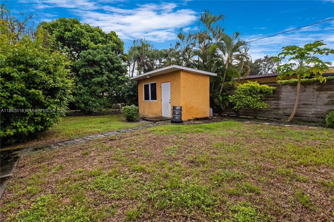 Active With Contract: $595,000 (3 beds, 2 baths, 1480 Square Feet)