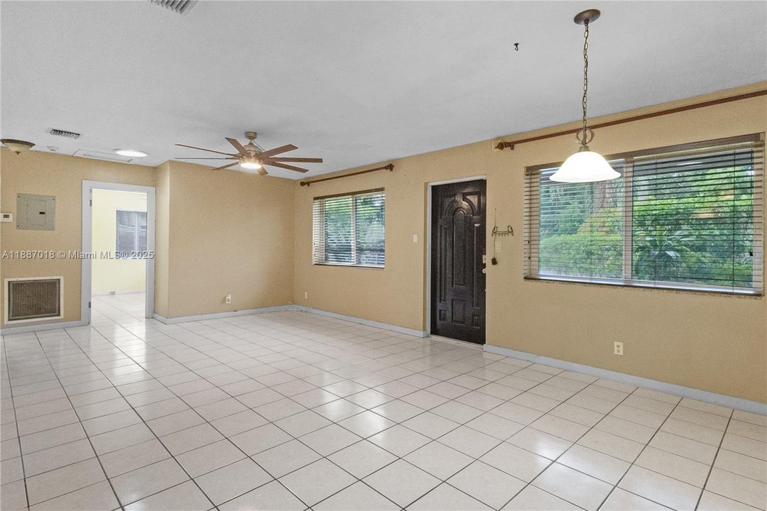 Active With Contract: $595,000 (3 beds, 2 baths, 1480 Square Feet)