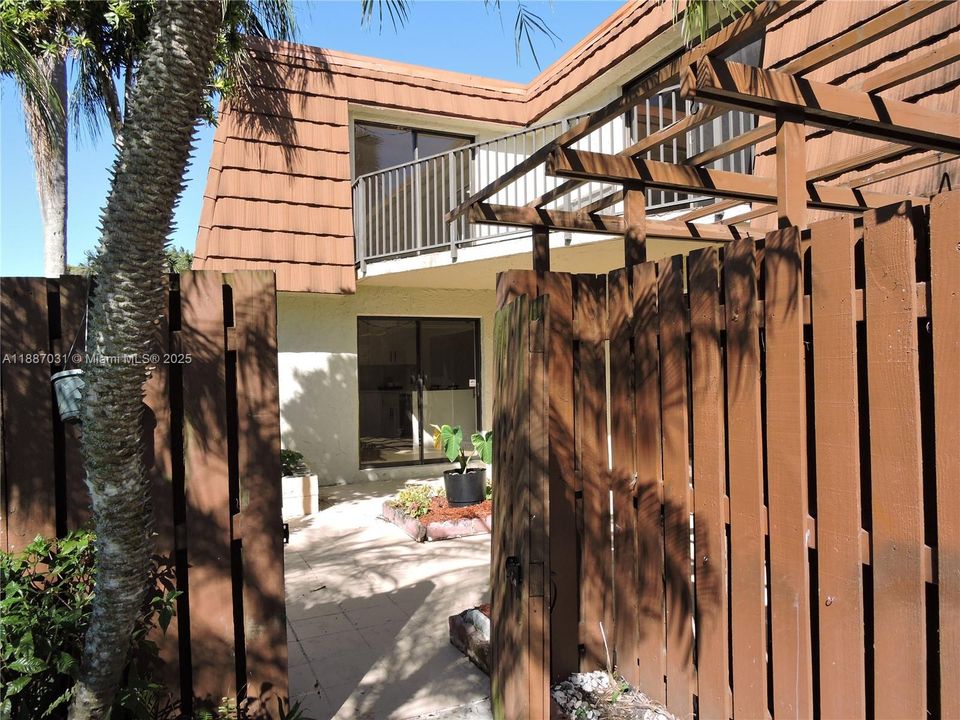 Недавно арендовано: $3,400 (3 спален, 2 ванн, 1654 Квадратных фут)