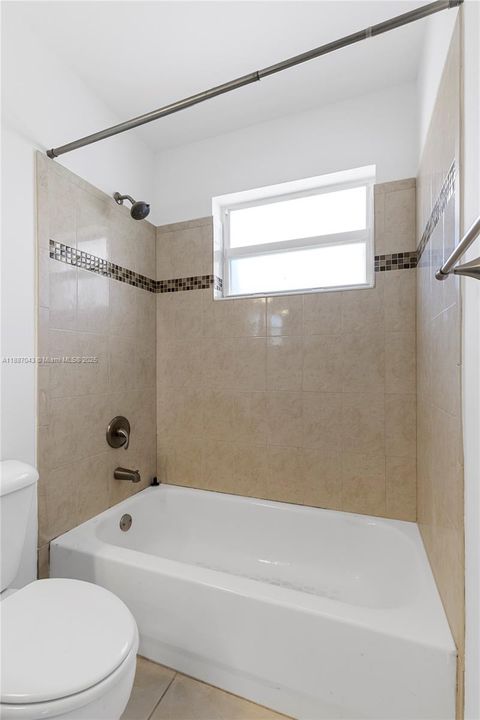 合同活跃: $520,000 (3 贝兹, 2 浴室, 1515 平方英尺)