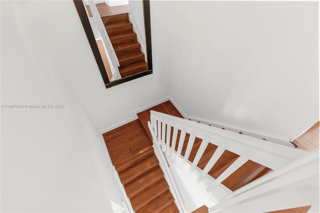 合同活跃: $520,000 (3 贝兹, 2 浴室, 1515 平方英尺)