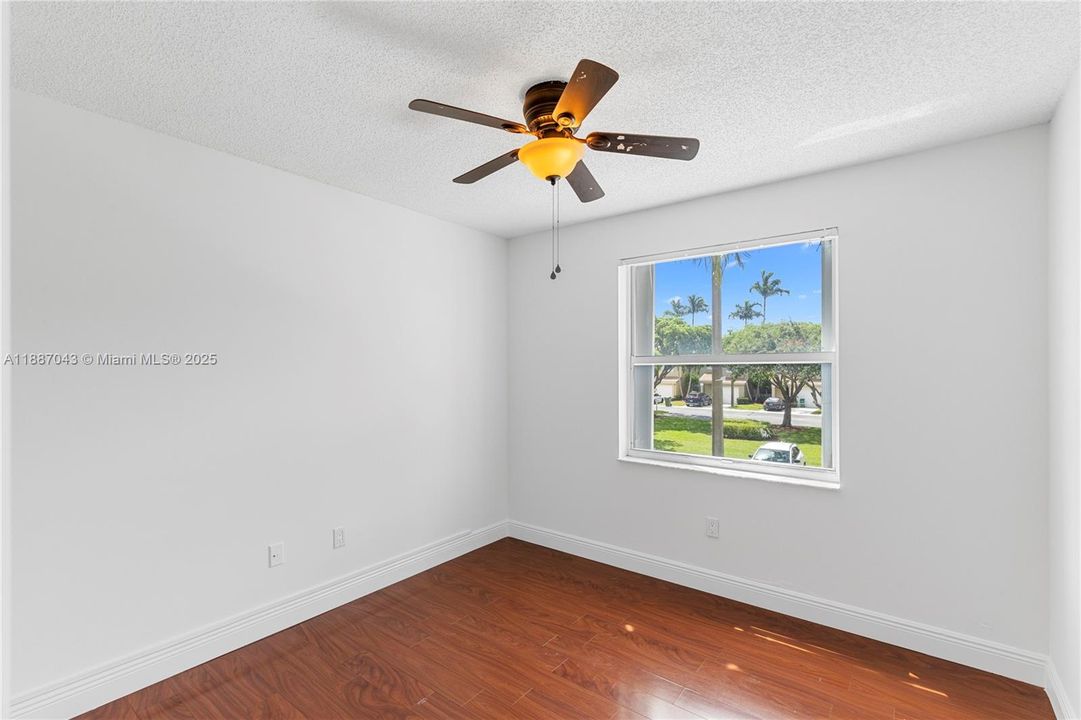 合同活跃: $520,000 (3 贝兹, 2 浴室, 1515 平方英尺)