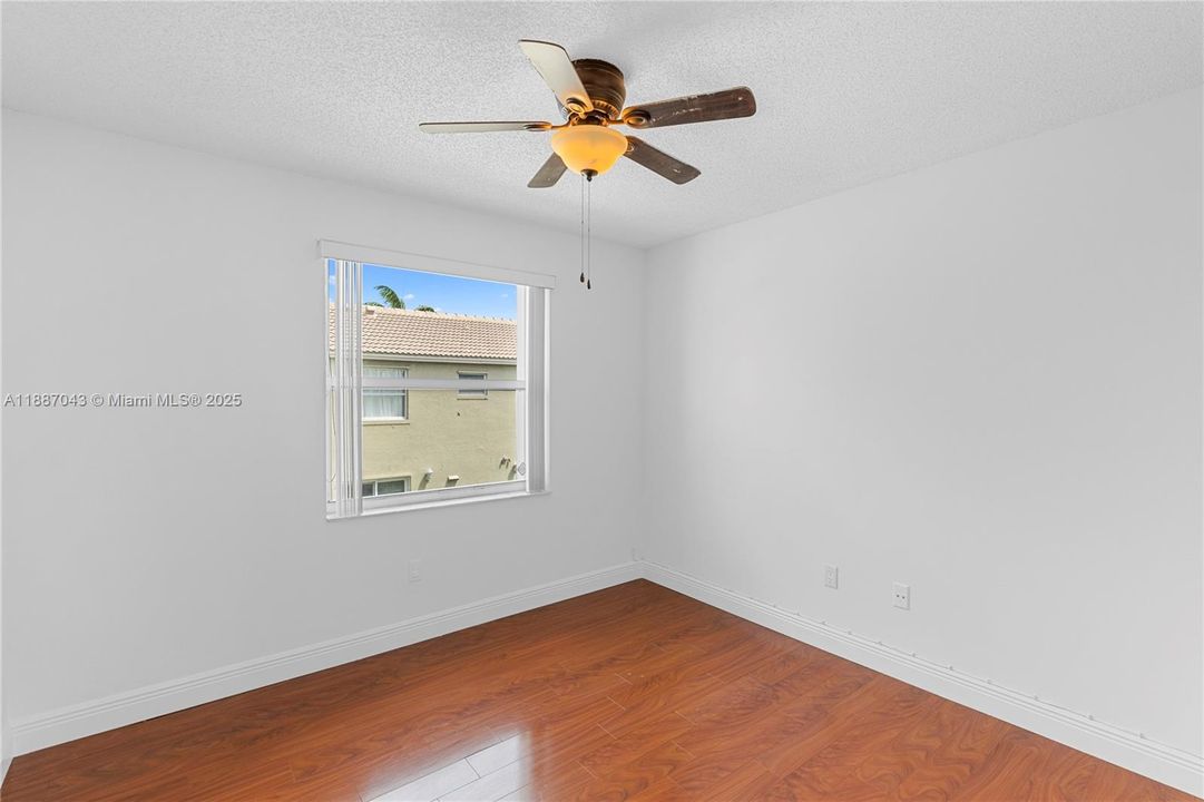 合同活跃: $520,000 (3 贝兹, 2 浴室, 1515 平方英尺)