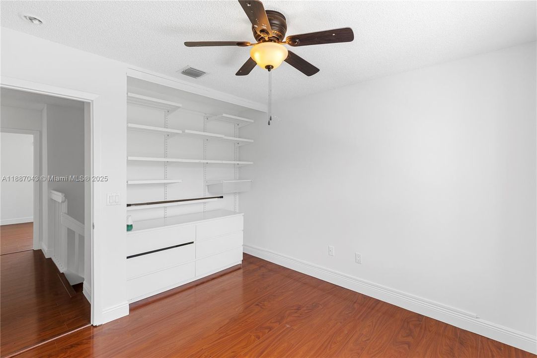 合同活跃: $520,000 (3 贝兹, 2 浴室, 1515 平方英尺)