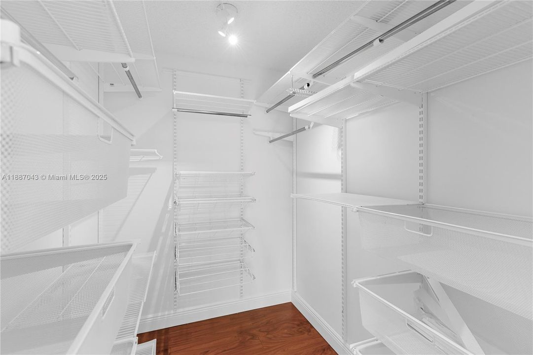 合同活跃: $520,000 (3 贝兹, 2 浴室, 1515 平方英尺)