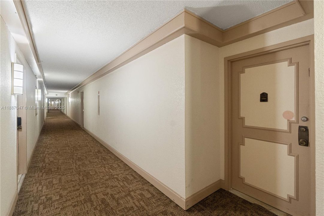 待售: $199,000 (2 贝兹, 2 浴室, 1143 平方英尺)