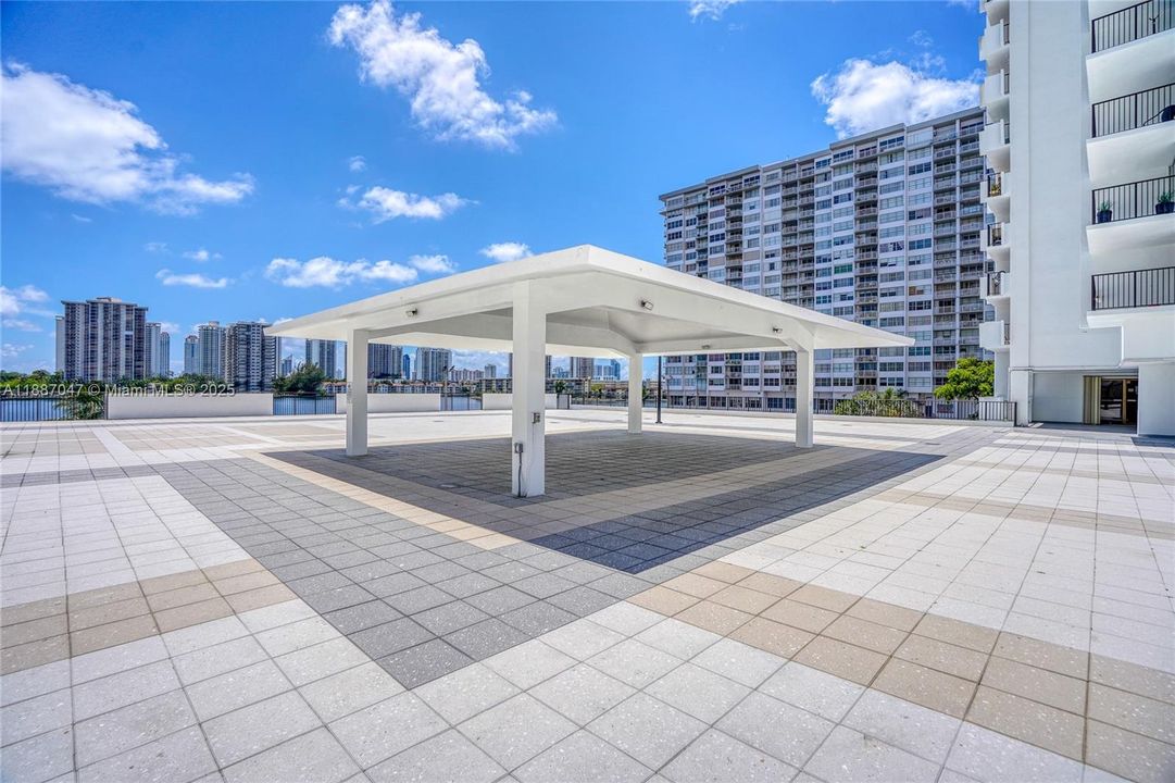 待售: $199,000 (2 贝兹, 2 浴室, 1143 平方英尺)