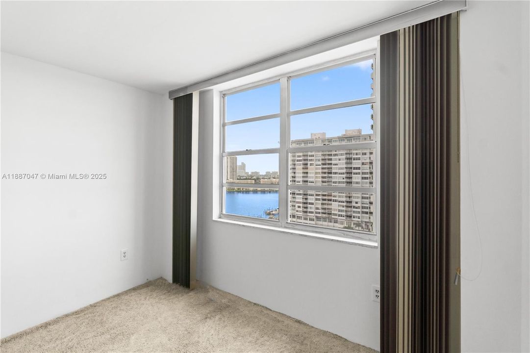 待售: $199,000 (2 贝兹, 2 浴室, 1143 平方英尺)