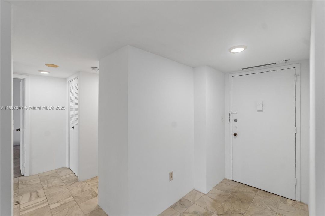 待售: $199,000 (2 贝兹, 2 浴室, 1143 平方英尺)