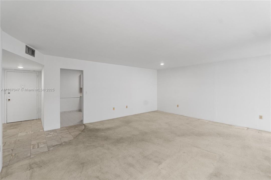 待售: $199,000 (2 贝兹, 2 浴室, 1143 平方英尺)