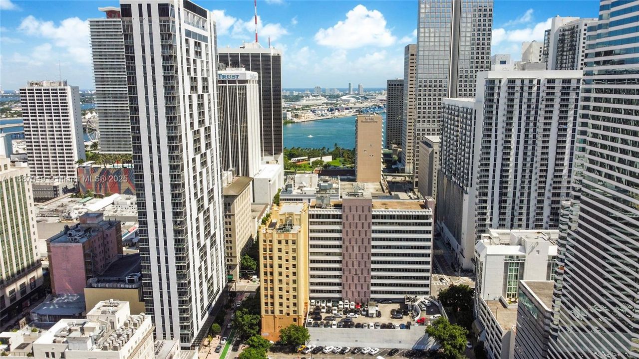 待售: $356,000 (1 贝兹, 1 浴室, 533 平方英尺)